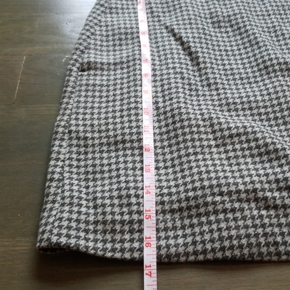 High-waist Checkered Mini Skirt - Picture 7 of 7